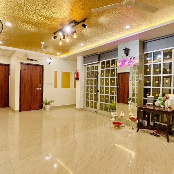 The First Floor I Top Rated Boutique Homestay I Near Lekhraj Metro Lucknow, hótel í Lucknow