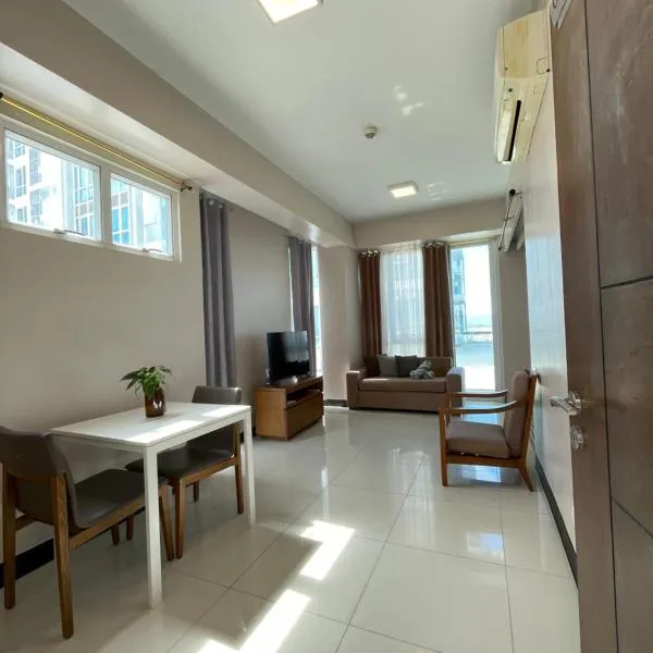 The Flora Suite at the Mactan Newtown Resort, hotel v mestu Punta Engaño