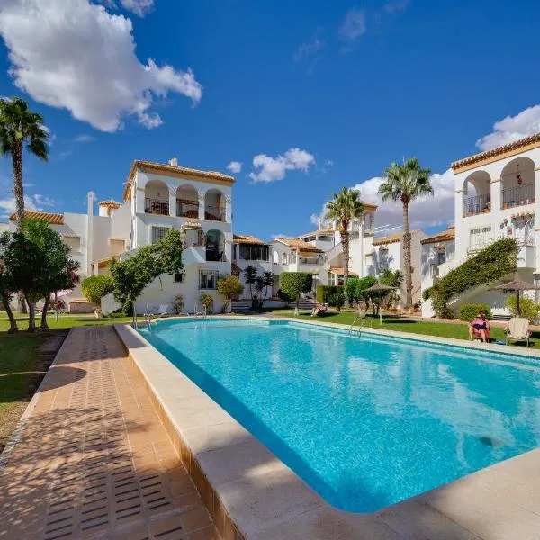 CB Living - Cozy condo with patio, Playa Flamenca, hotel di Orihuela Costa