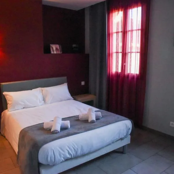 Hôtel du vieux pont – hotel w mieście Mazères