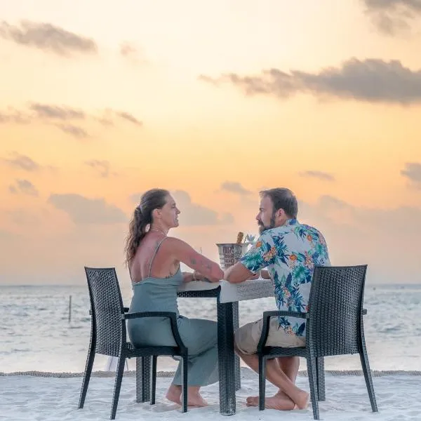 Nika Inn Himandhoo, отель в Химанду
