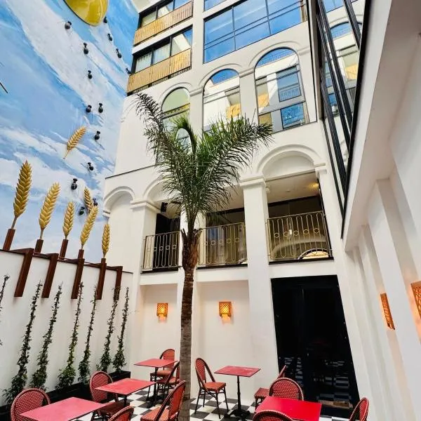 Hotel Divino & Aparthotel, hotel v destinácii Figueres