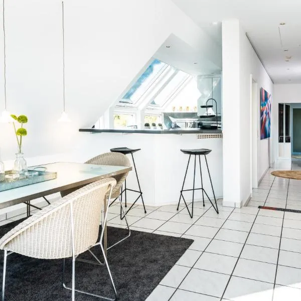 Moderne 3-Zimmer Wohnung nähe Messe, hotel v Kolíně