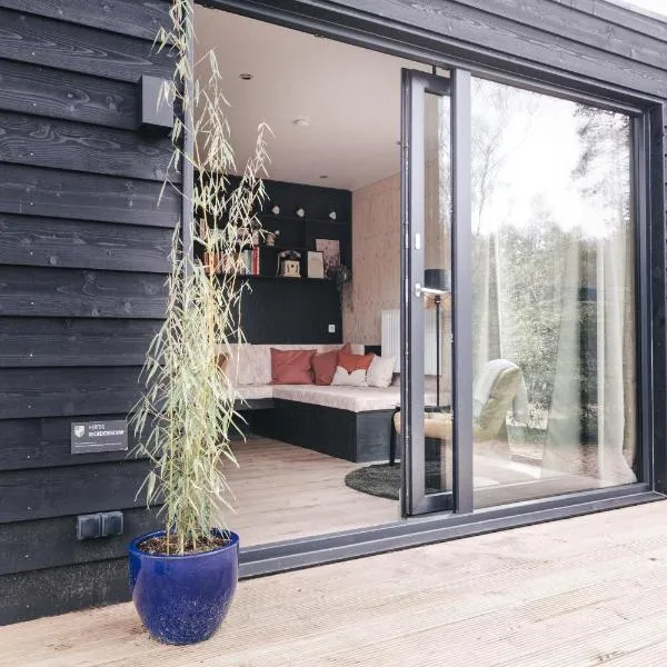 Ultiem ontspannen in luxe en design ingericht tiny house in bosrijke omgeving, hotel v destinaci Nunspeet