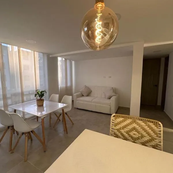 Modern new apartment in Barranquilla，位于巴兰基亚的酒店