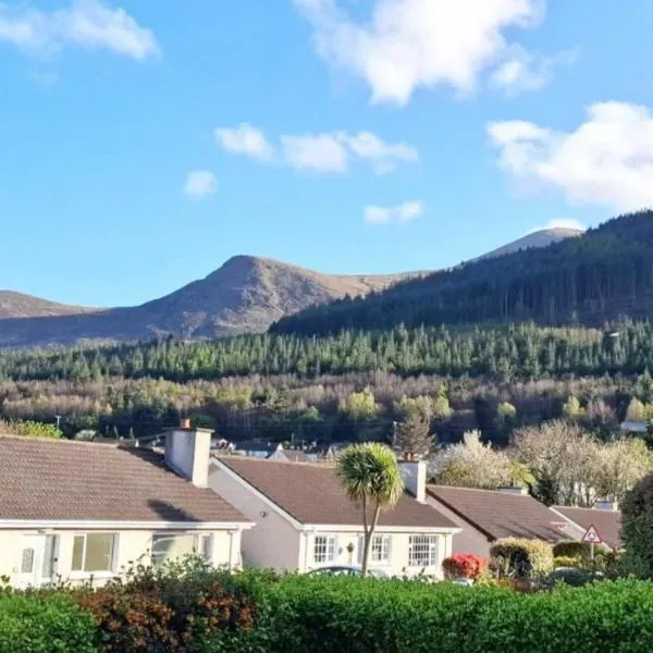 Mourne Mountains holiday home, hotel in Newcastle