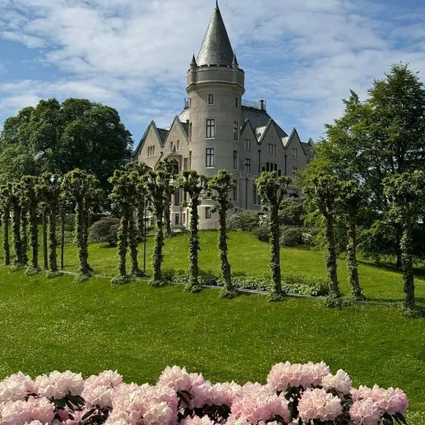 Bright Apartament Near the Castle Free Parking Comfort & Elegance, hotel in Bergen