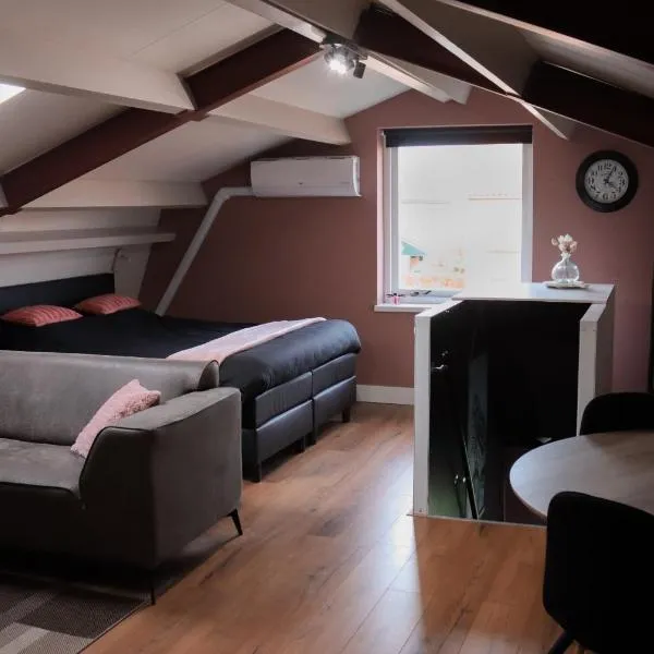 B&B De Kalverschuur, hotel v destinaci Schoonrewoerd
