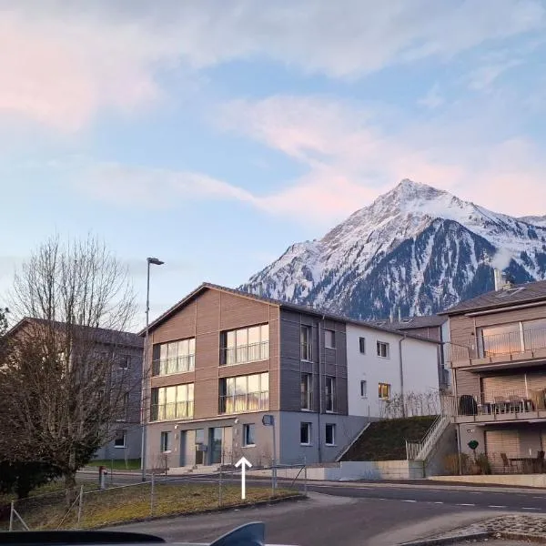 Mountainside Homestay in Spiez by Menbergs Harmony Homestay, hotel em Spiez