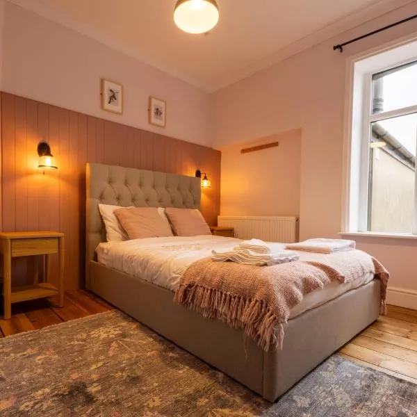Large home in Cardiff's city center - 14 Beds, hotell sihtkohas Cardiff