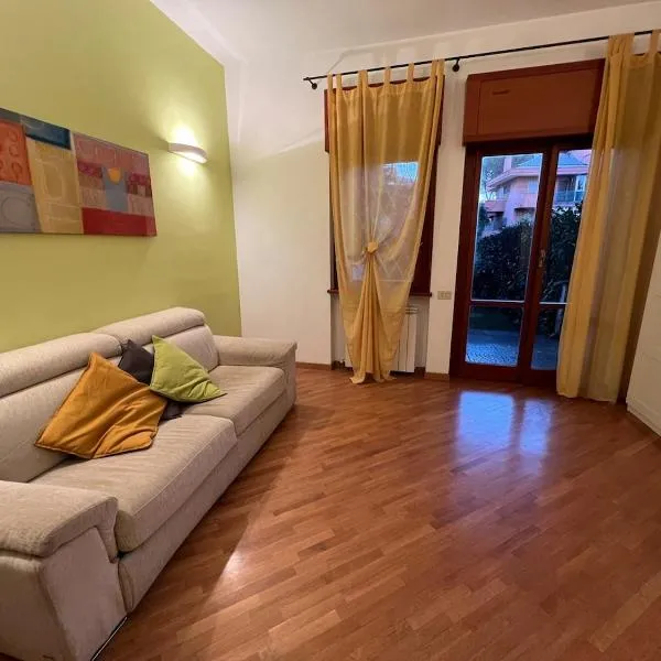 Mini Appartamento con giardino - Lovely studio for 2 with garden, hotel v destinaci La Giustiniana