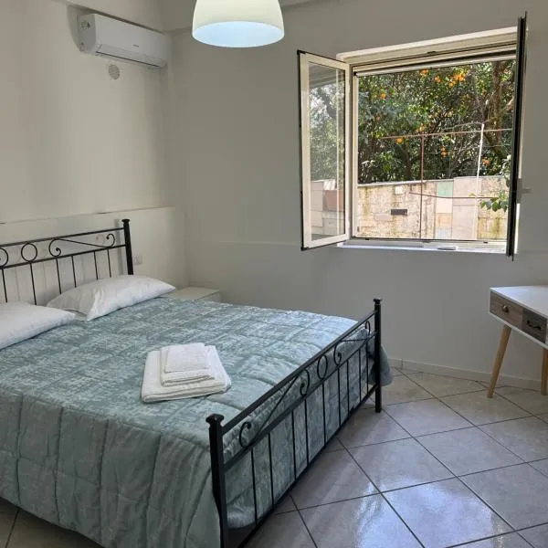 In famiglia rooms for Pompei, Amalfi, Sorrento, Napoli e Salerno, hotel in Sant'Egidio del Monte Albino