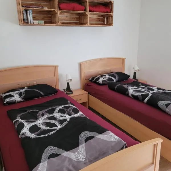Lutzes Ferienhaus, hótel í Knittelsheim