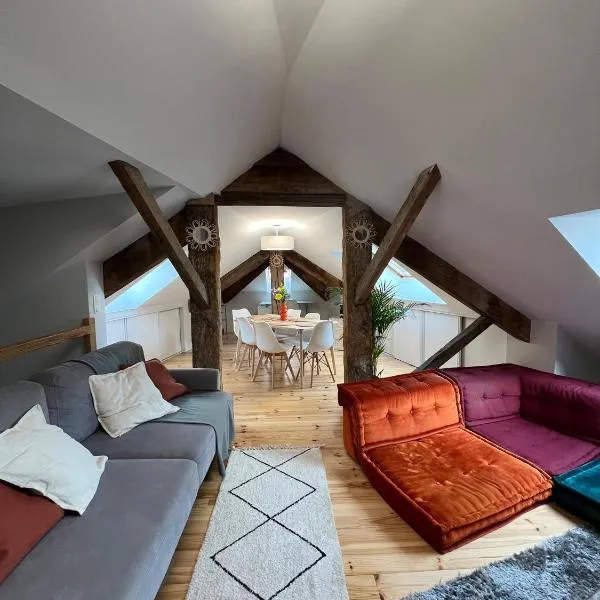Appartement au cœur de Cauterets - vue montagne - Wifi, Hotel in Cauterets