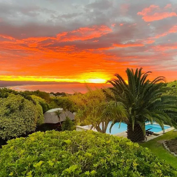 The Ocean Bay Luxury Guesthouse, hotel v destinaci Jeffreys Bay
