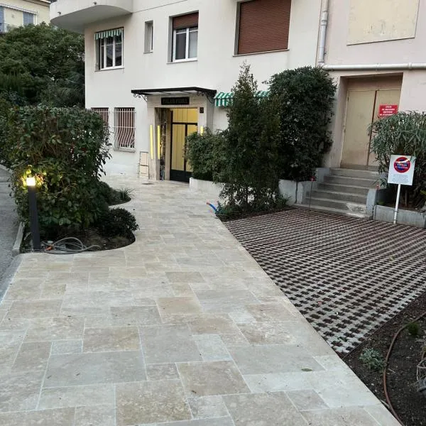 Le 29 Promenade des Anglais - Golden Square – hotel w Nicei
