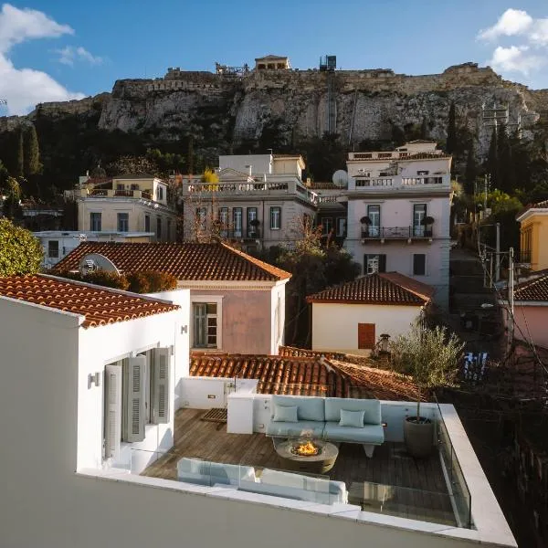 Plaka Villa with Epic Acropolis Views, hotel em Atenas