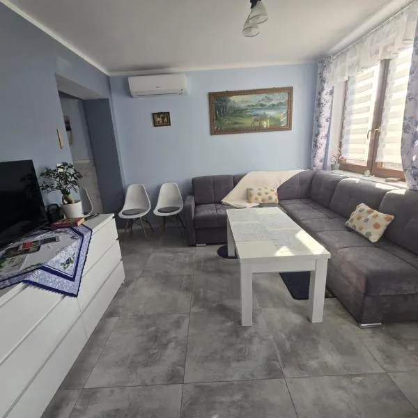 Apartament Kristel Zator, hotel in Podolsze