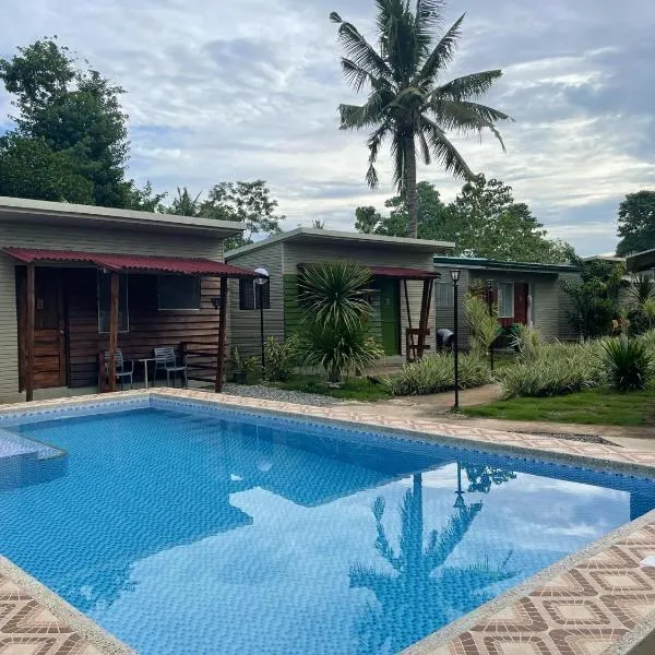 13 ways Room Rentals، فندق في بنغلاو