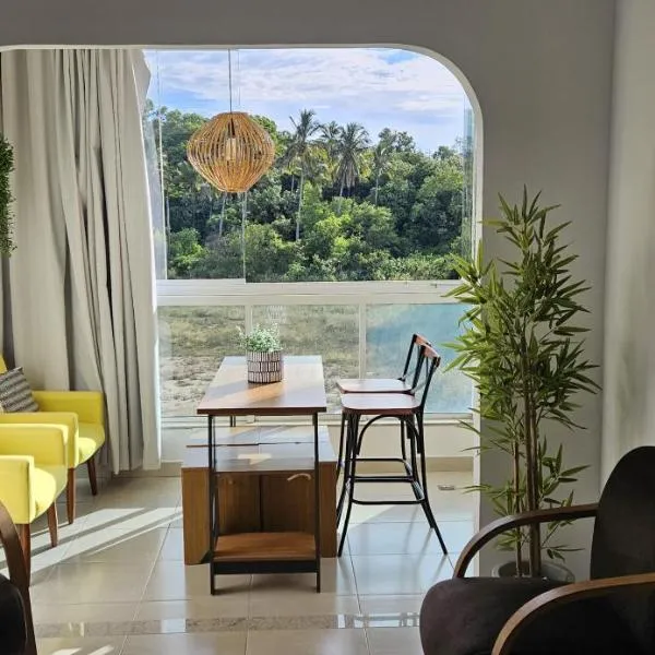 Refúgio na Bacutia - Apt a 80m da melhor praia de Guarapari - Enseada Azul - Ar condicionado Piscina Churrasqueira e Salão de jogos, hotel v destinaci Guarapari