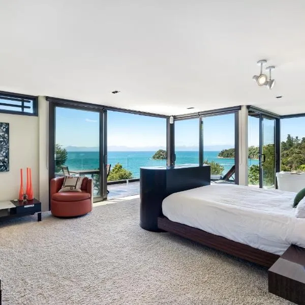 Lodge by the beach - Luxury, Beach access, Ocean views, Private chef, Hotel in Kaiteriteri