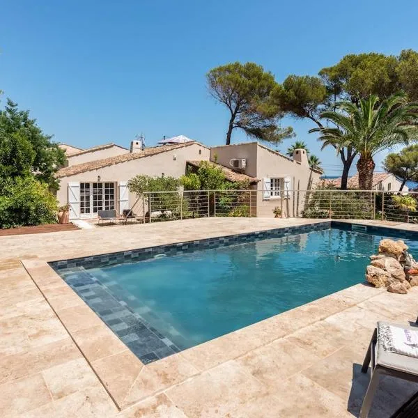 Villa Le Patio à 20 m de la mer, hotel a Saint-Peïre-sur-Mer