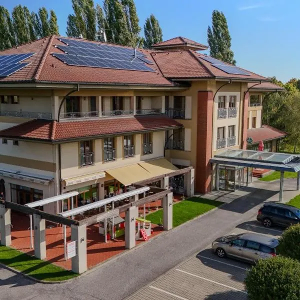 Hotel Legend, hotel di Dunajská Streda