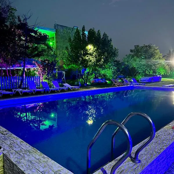 Napoli Nataxtari hotel,pool,bar,kamping, hotel v destinaci Natakhtari