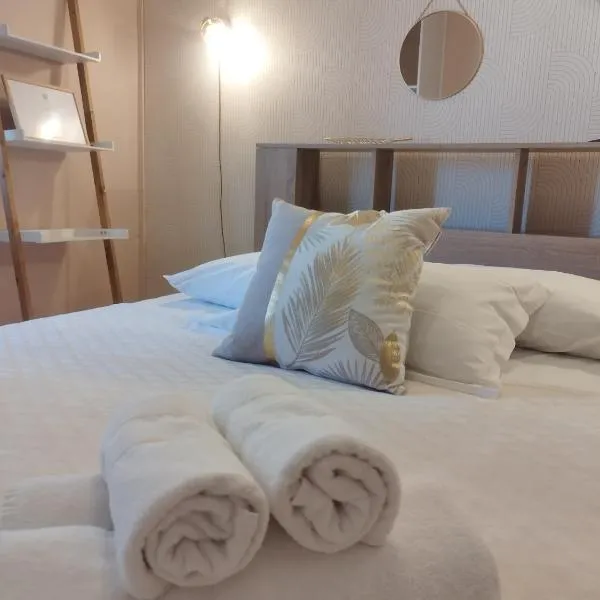 Hôtel Les Thermes, hotel v destinácii Jonzac