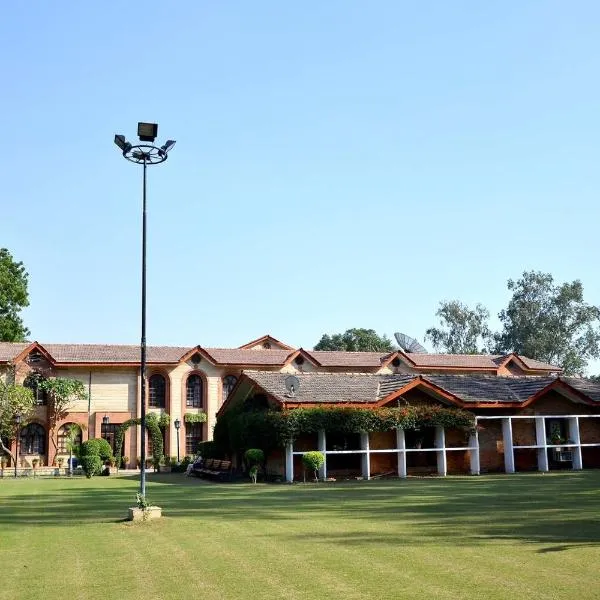 Ashok Country Resort, hotel v Novém Dillí