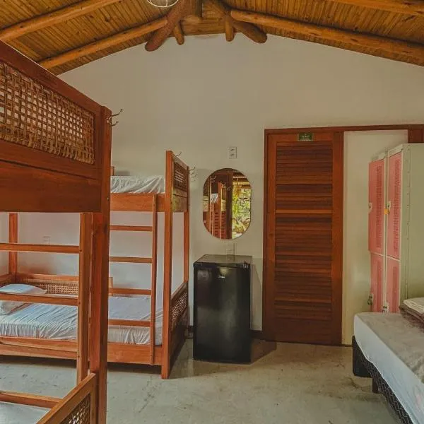 Vulva Caraíva Hostel e Pousada para Mulheres, hotel in Caraíva