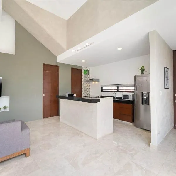 Sunny Mérida Getaway: Spacious 3BR with Pool, ξενοδοχείο σε Mérida