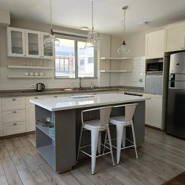 Cozy Flat-Beautiful Kitchen and Excelent Location, hotel i Cochabamba