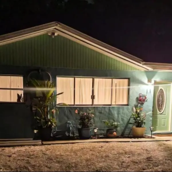 Riverside Cottage in the City Woods, hotel v destinaci Fort Myers