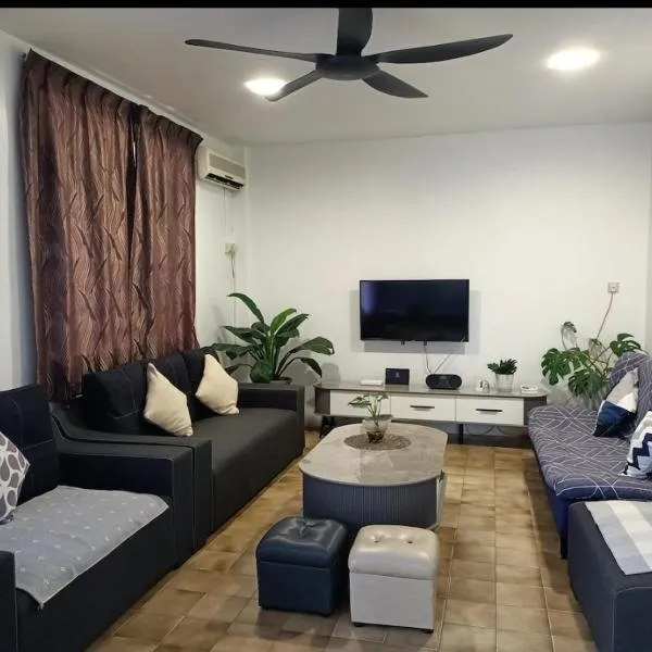 Summer Homestay@civic centre, hotel em Sibu