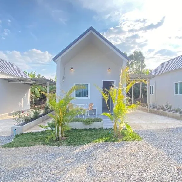 บ้านพรธรณีรีสอร์ทเขาใหญ่บ้านสไตล์นอร์ดิก-Baan Ponthoranee Resort Khao Yai, hotel v destinaci Ban Khlong Yang
