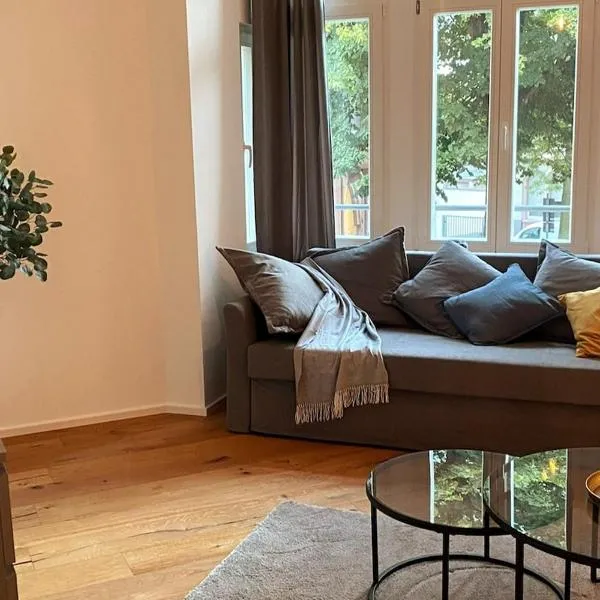 Stylish oasis central and near Frankfurt and airport, hotel v destinaci Offenbach