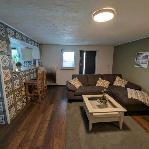 Ferienwohnung/Monteurwohnung am Badesee bei Kassel, hotel v destinaci Weimar