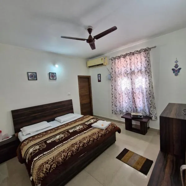 Saatvik Homestay, hotel v destinaci Katra