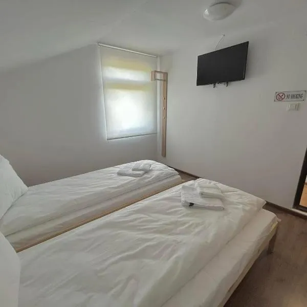 Pensiune MOIL, hotel v destinaci Vîrfurile