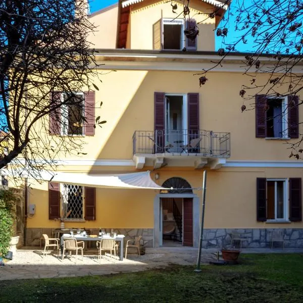 Casa Felice - Villa con Giardino in Centro: Verbania'da bir otel