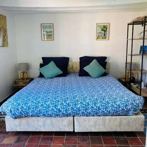Les chambres d'hôtes des Perdrix – hotel w mieście Le Petit Hanche