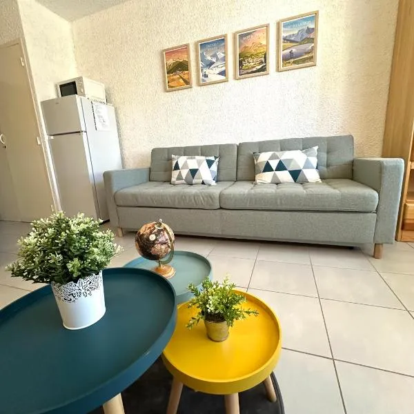 Charmant appartement cosy, terrasse proche des pistes et du centre du village - WIFI gratuit, hotel v destinaci Ancelle