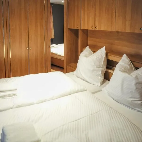 City Apartment 1, hotel v destinaci Euskirchen