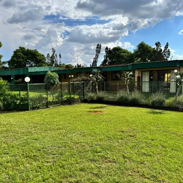 EastClaire Guesthouse, hotel di Krugersdorp