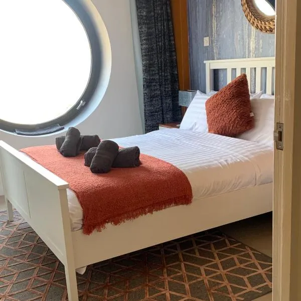 Leeds City Centre luxury 2 bed apartment sleeps 6 fantastic views, hotel in Leeds