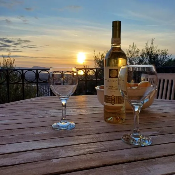 Sunset View Apartment and Pool Badesi, hotel in Badesi