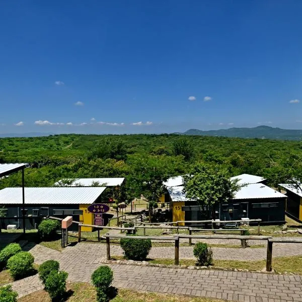 SleepOver KMIA, hotel di White River