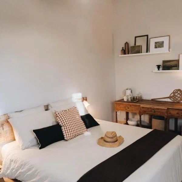 Chez Isa et Bruno chambres, hotel em Eymet
