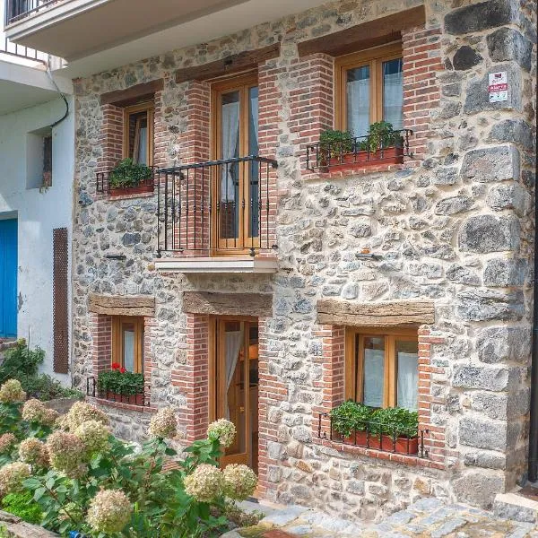 El patio, apartamento en casco histórico con vistas a la iglesia, hotel v destinaci Castro-Urdiales